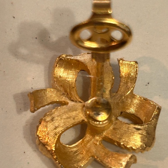 Vintage Trifari earrings - Picture 9 of 11